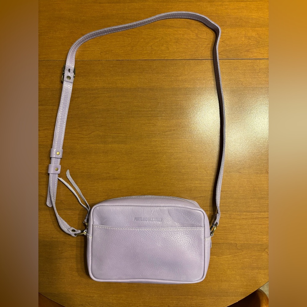 Portland Leather Goods Large Camera Bag in Pebbled Light Purple